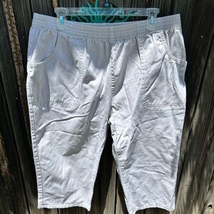 Petite Rebecca Malone Cream Capri Pants